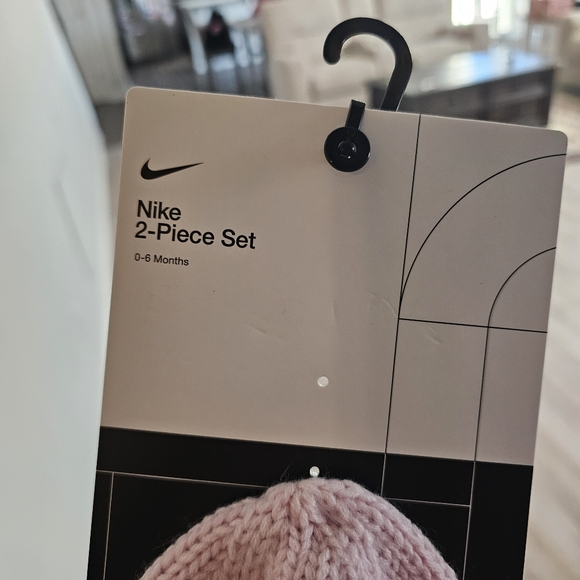 Nike Beanie & Bootie Set - Picture 3 of 4